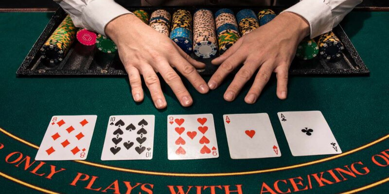 Semi-Bluff không cược tất cả mà sẽ triển khai theo từng tình huống cụ thể